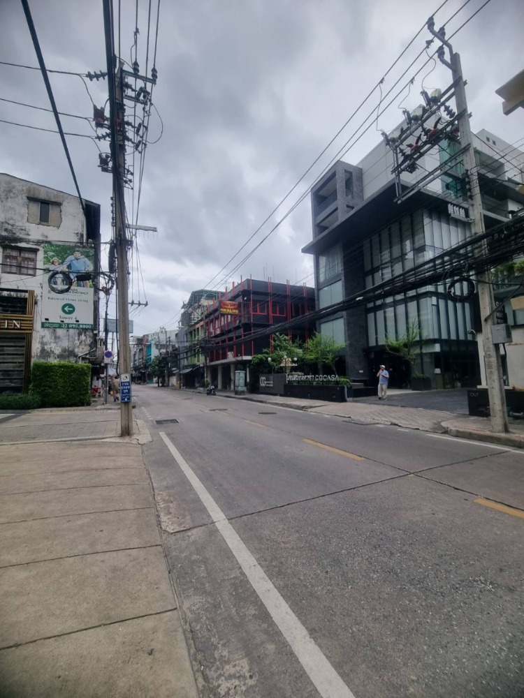  Retail Space For Sale in Khlong Toei, Khlong Toei, Bangkok - Image 5