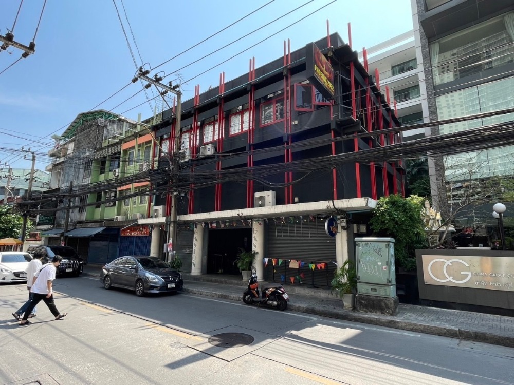  Retail Space For Sale in Khlong Toei, Khlong Toei, Bangkok - Image 2