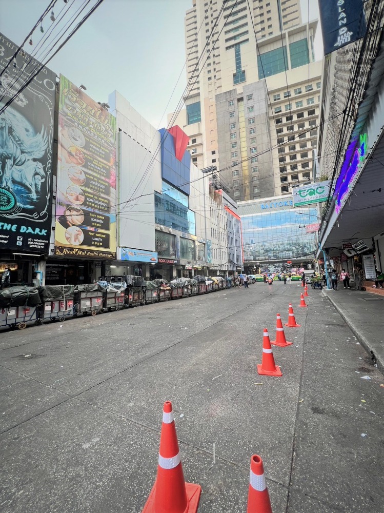  Retail Space For Sale in Thanon Phaya Thai, Ratchathewi, Bangkok - Image 3