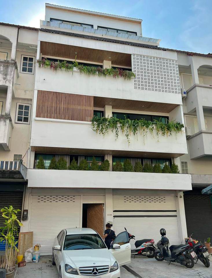  零售空间  在  - Image 1