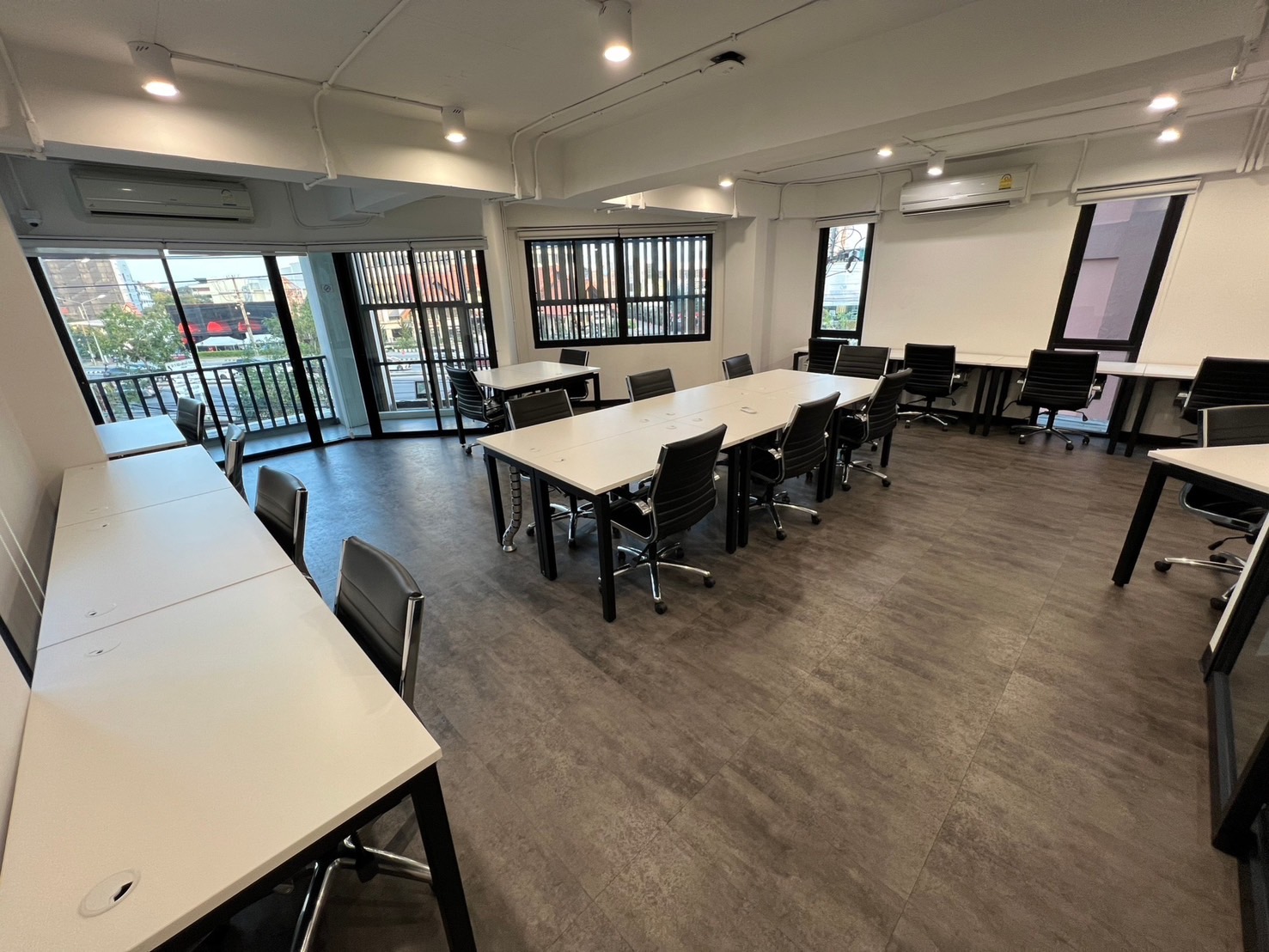  零售空间  在  - Image 2