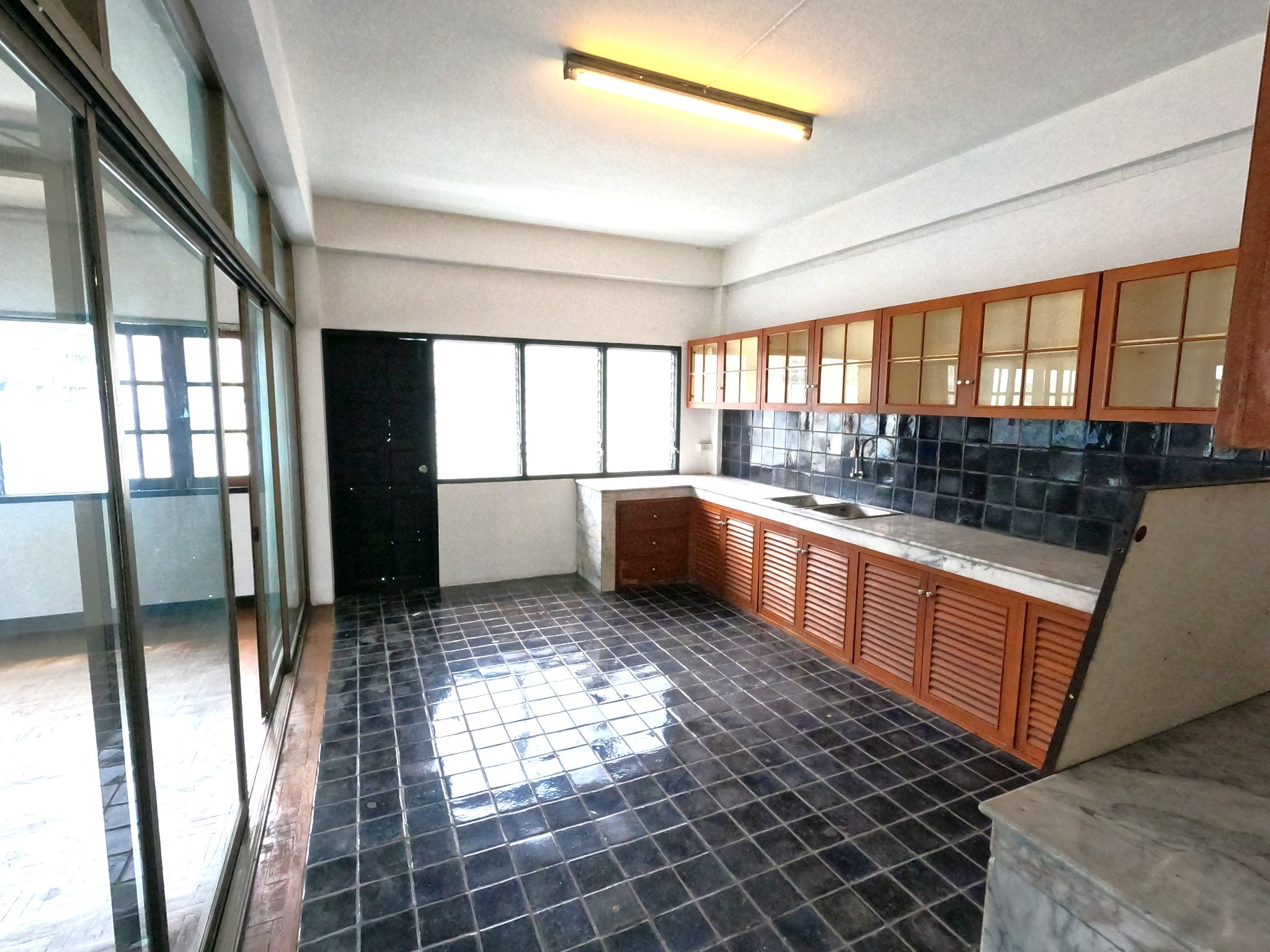  零售空间  在  - Image 3