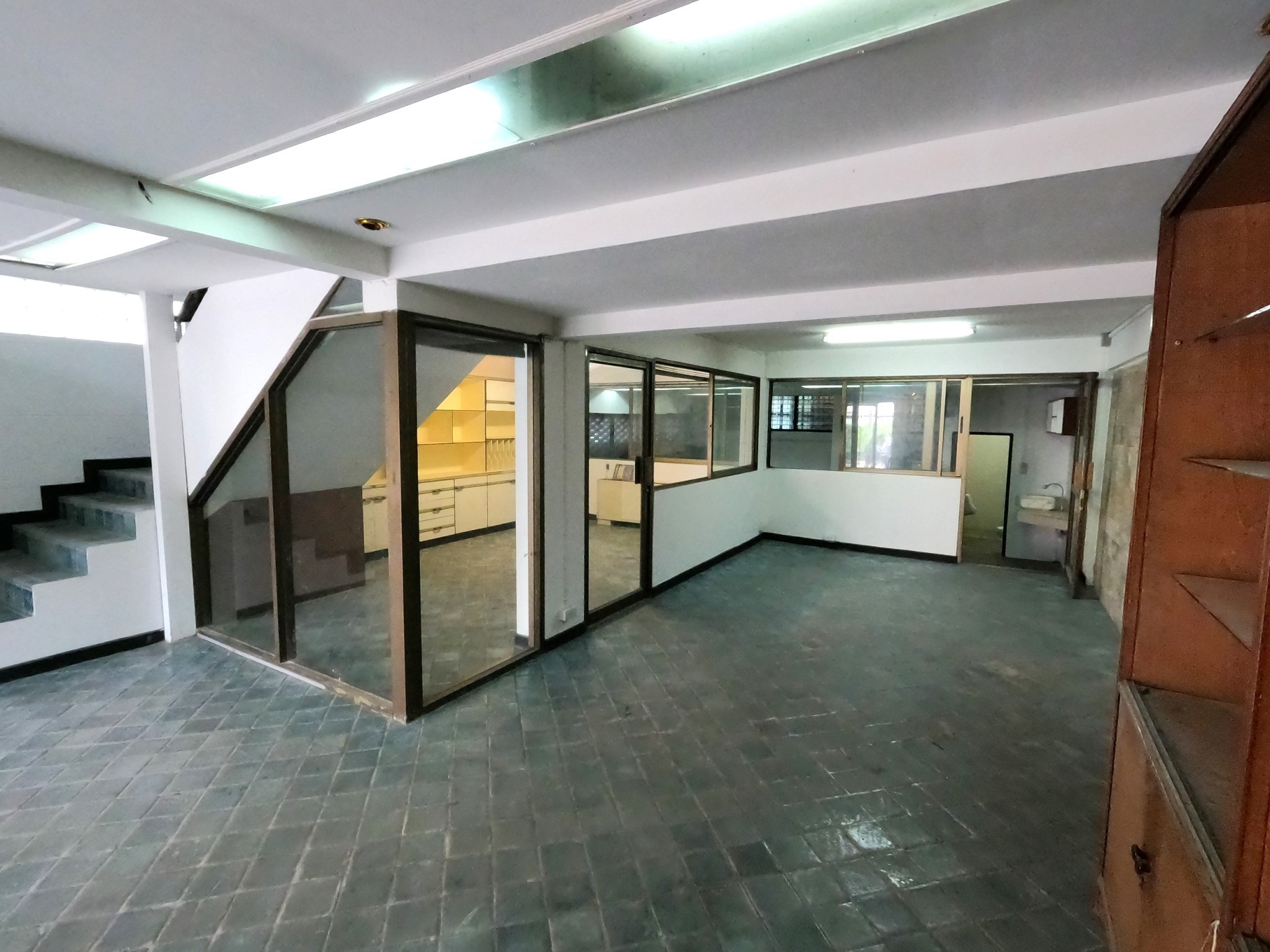  零售空间  在  - Image 4