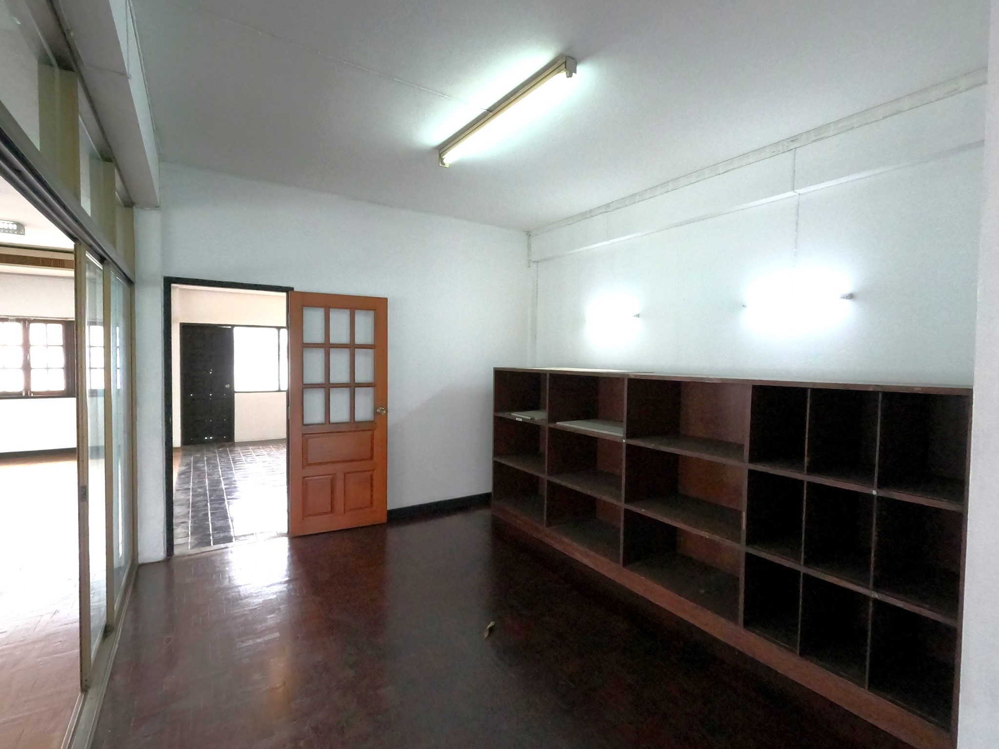  零售空间  在  - Image 9