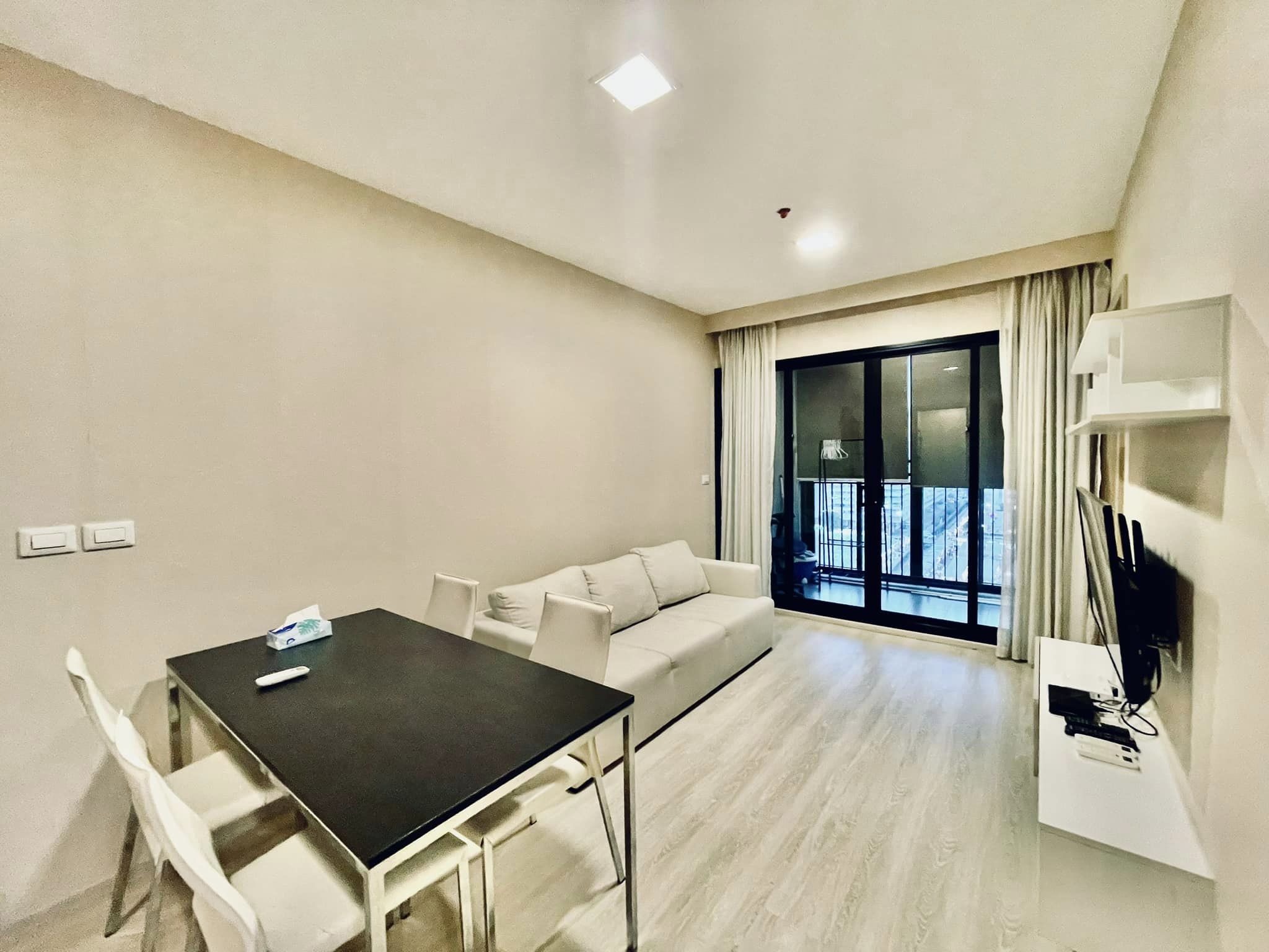 Condolette Midst Rama 9 - Image 2