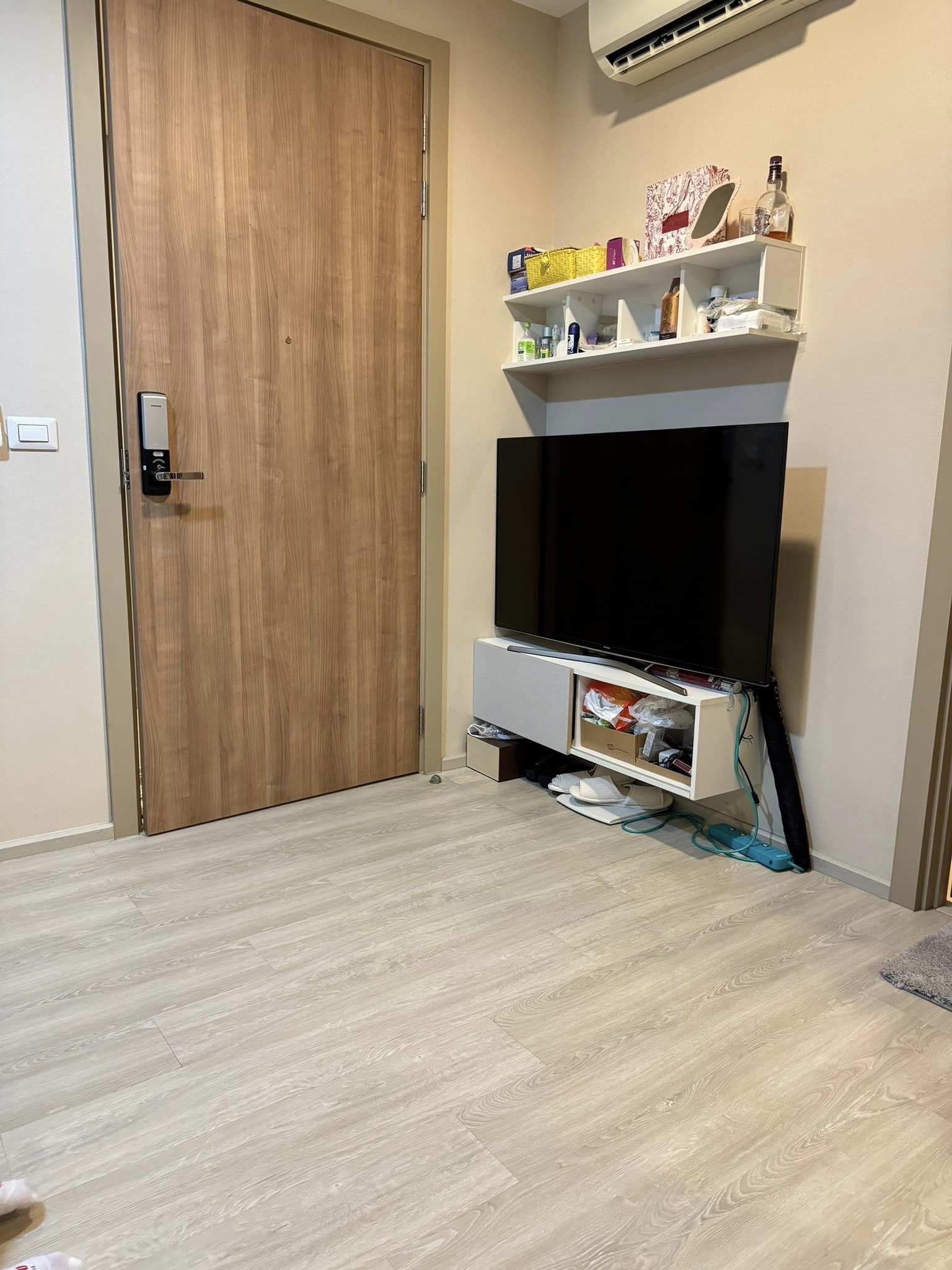 1 Bedroom Condo For Sale in Huai Khwang, Huai Khwang, Bangkok - Image 4