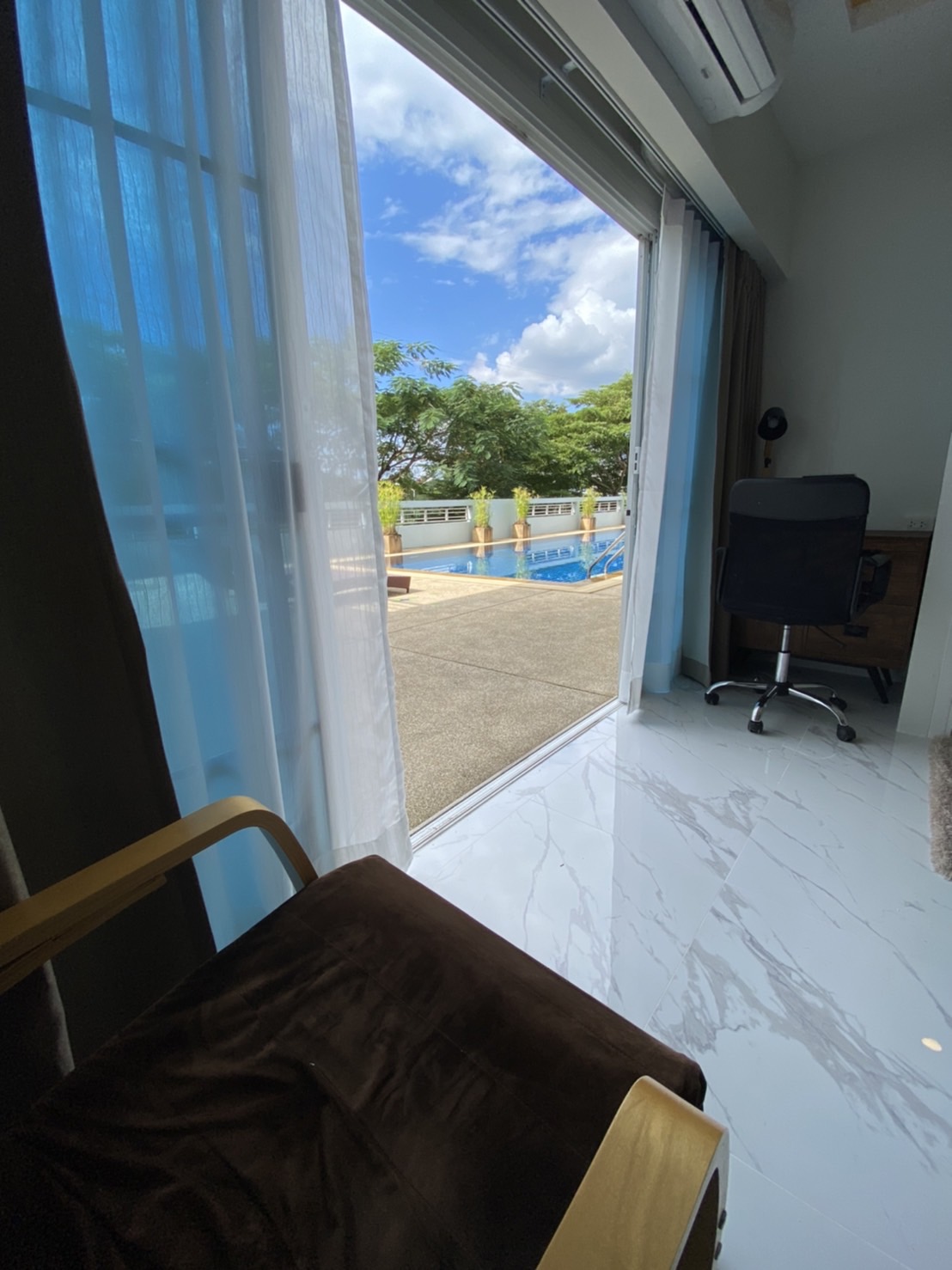 Convention Condo - Image 9