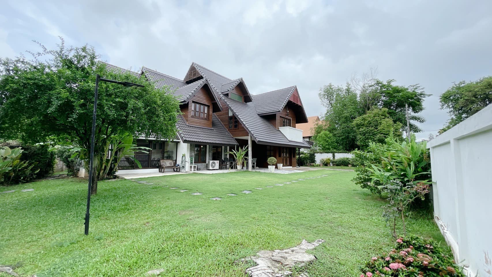 4 Bedroom House For Sale in Nong Khwai, Hang Dong, Chiang Mai - Image 15