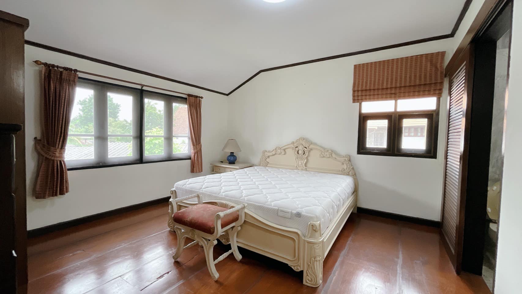 4 Bedroom House For Sale in Nong Khwai, Hang Dong, Chiang Mai - Image 10