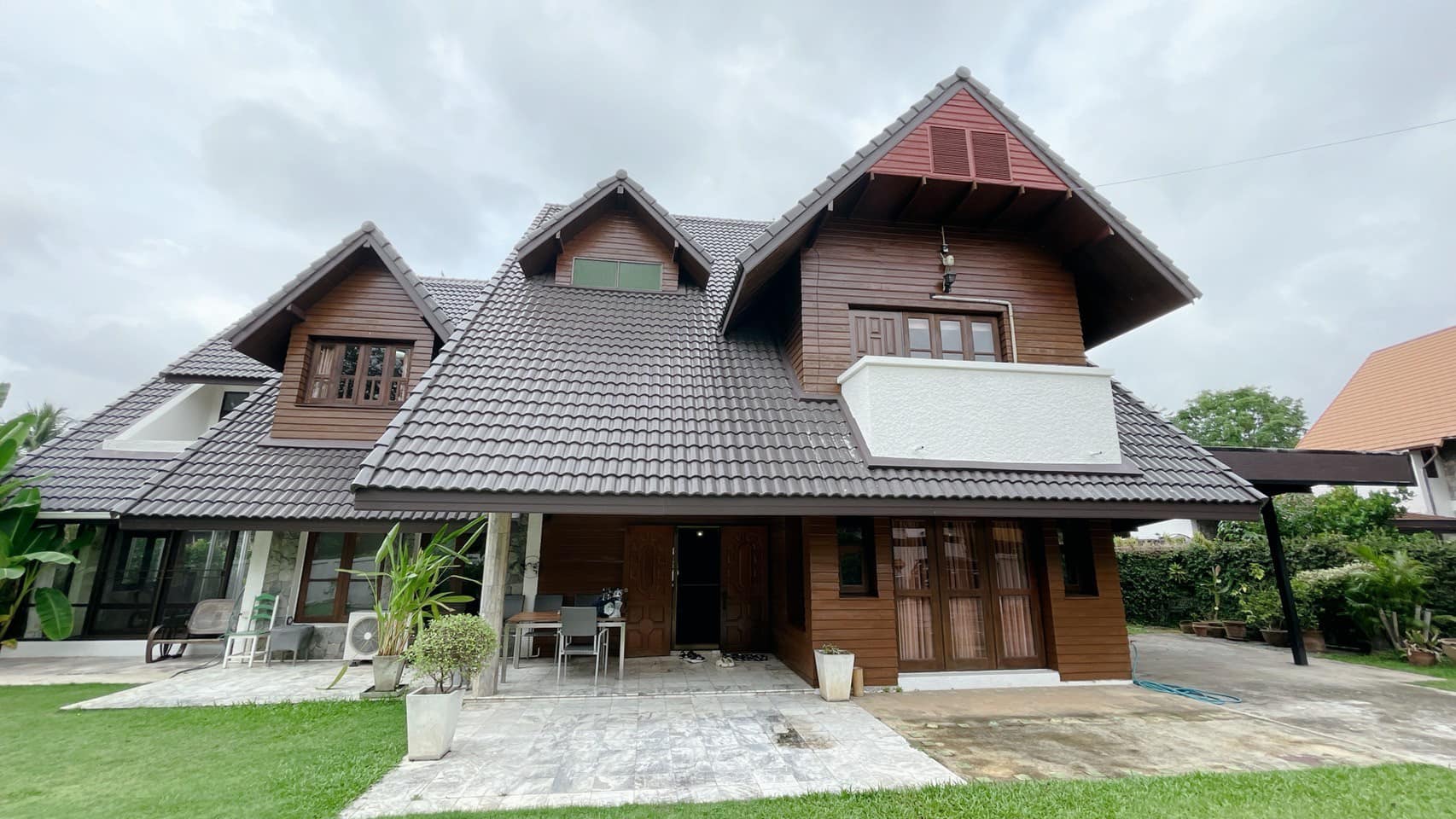 4 Bedroom House For Sale in Nong Khwai, Hang Dong, Chiang Mai - Image 1