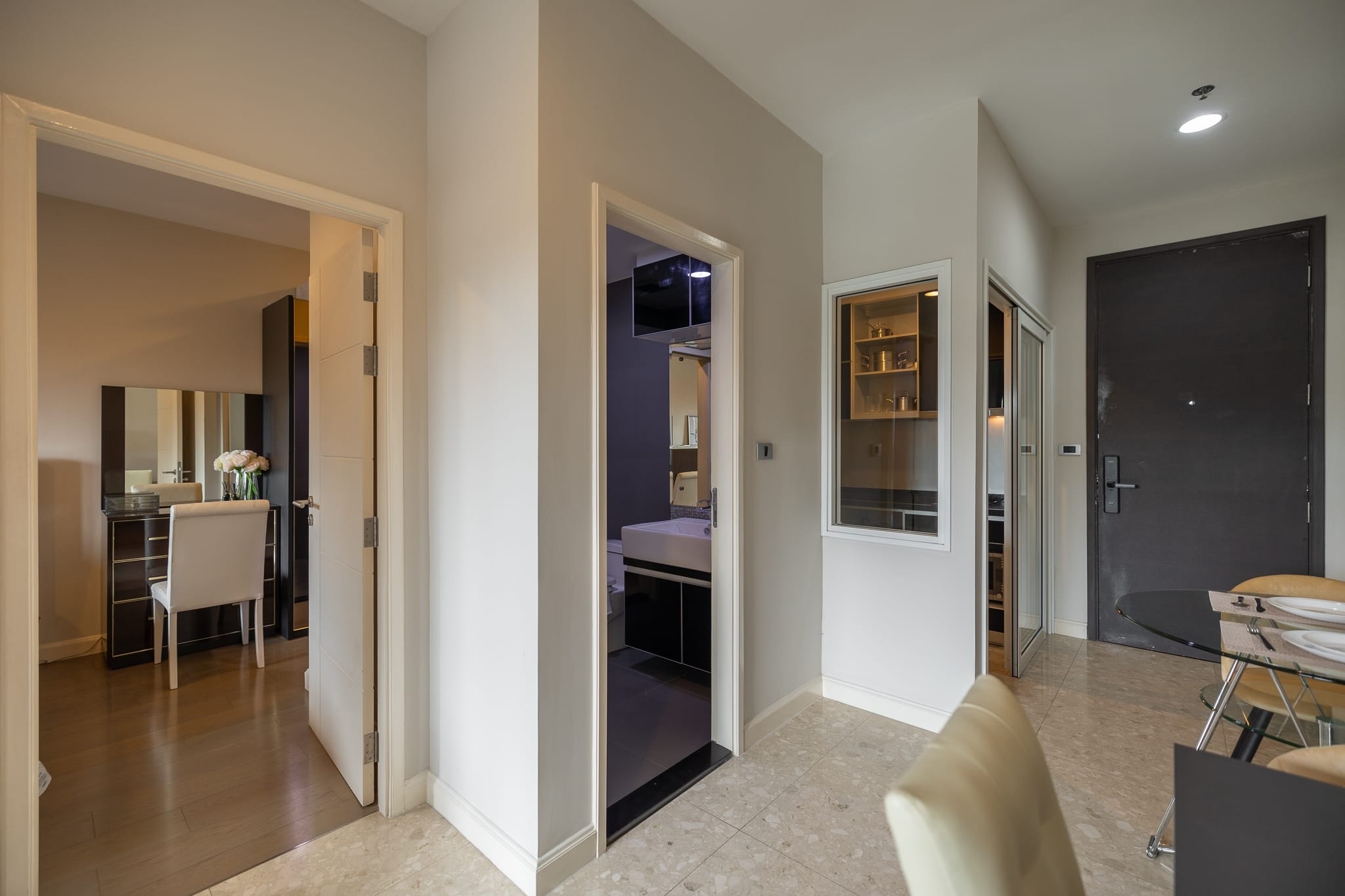 1 Bedroom Condo For Sale in Khlong Tan, Khlong Toei, Bangkok - Image 6