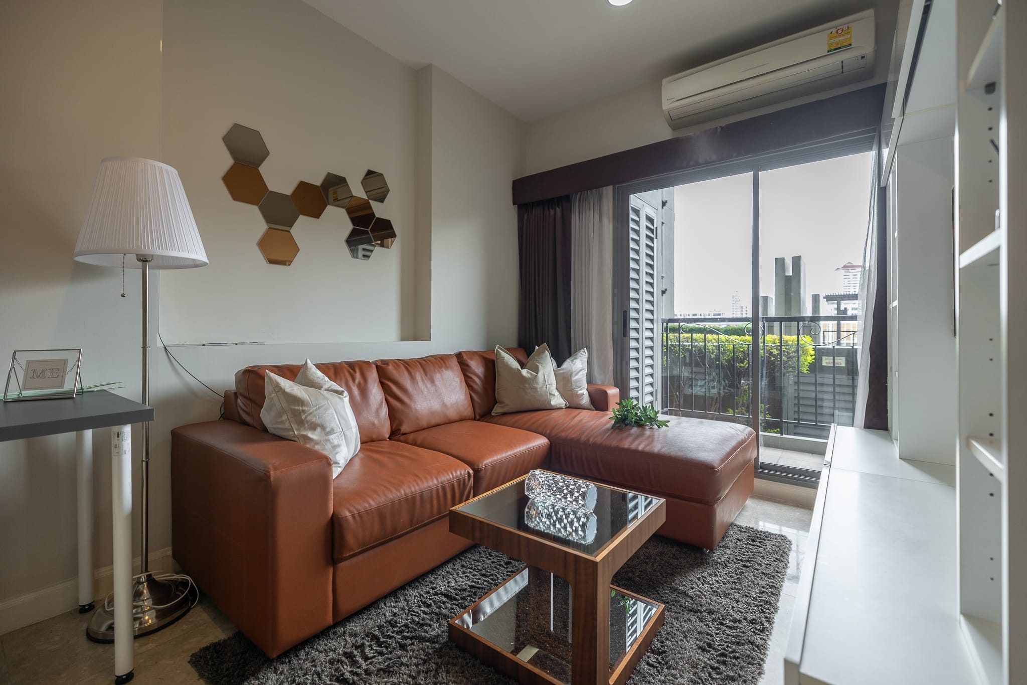 1 Bedroom Condo For Sale in Khlong Tan, Khlong Toei, Bangkok - Image 1
