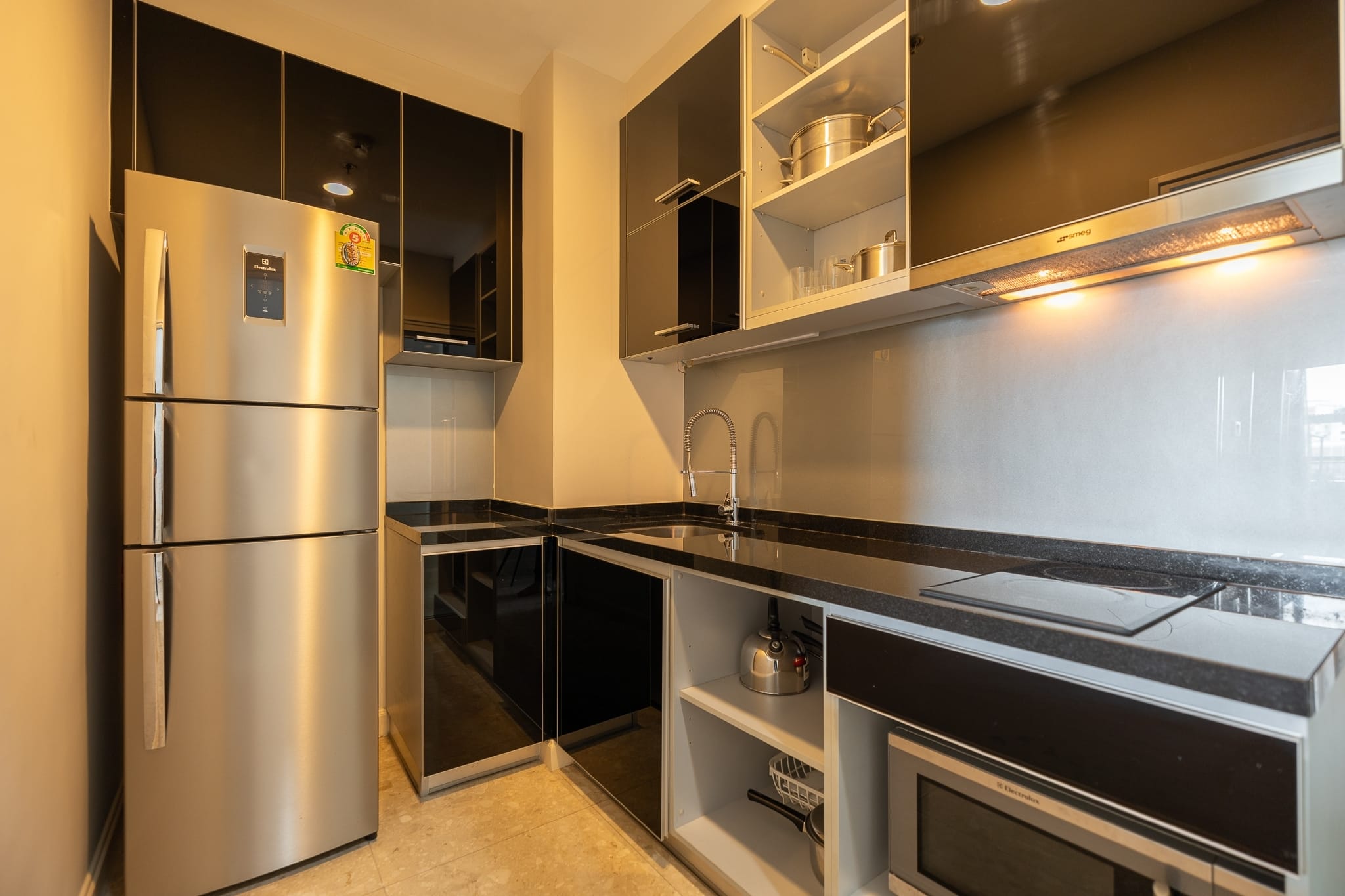 1 Bedroom Condo For Sale in Khlong Tan, Khlong Toei, Bangkok - Image 3