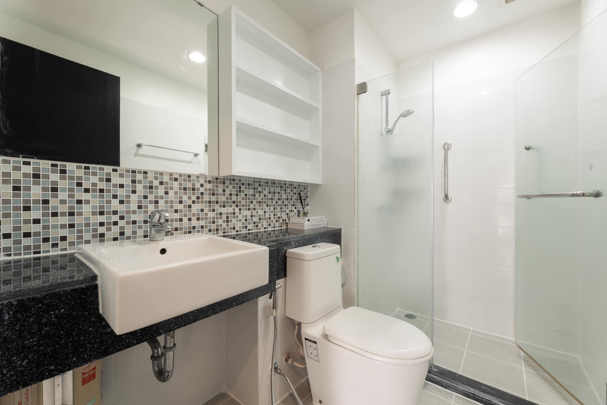 1 Bedroom Condo For Sale in Phra Khanong, Khlong Toei, Bangkok - Image 9