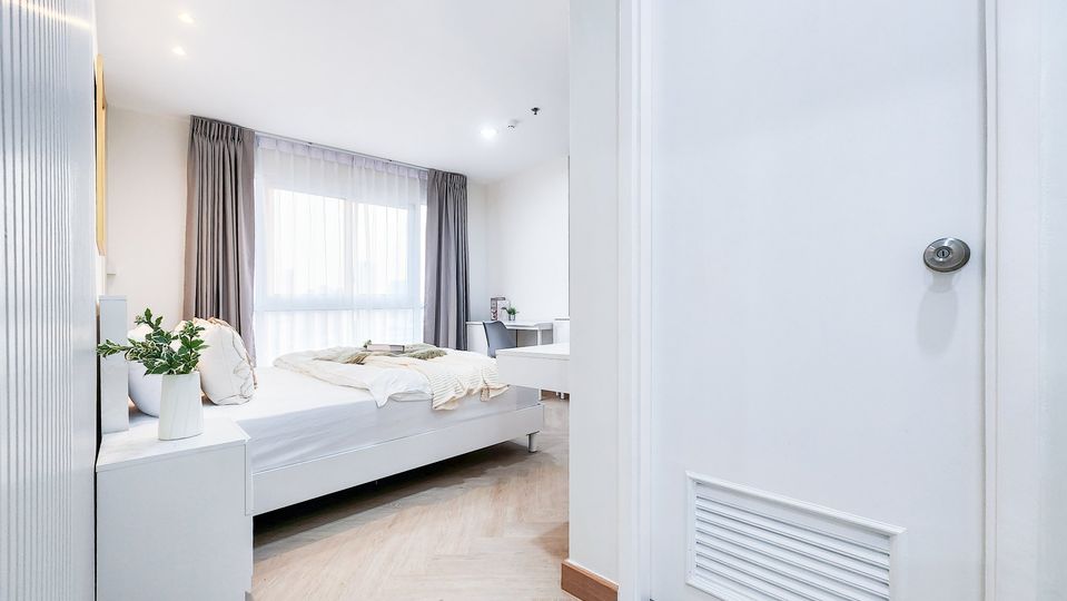 2 Bedroom Condo For Sale in Huai Khwang, Huai Khwang, Bangkok - Image 4