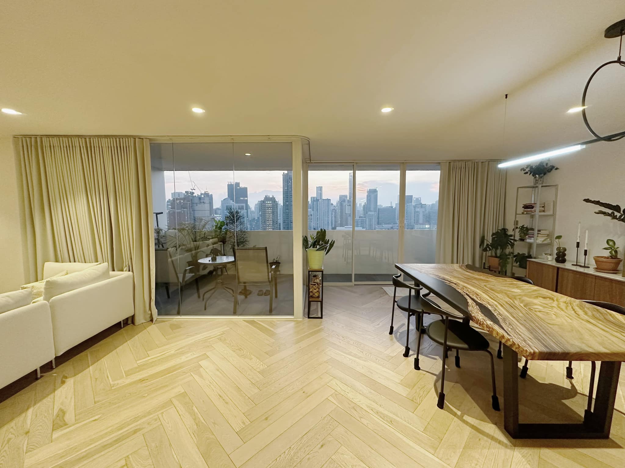2 Bedroom Condo For Sale in Khlong Tan Nuea, Vadhana, Bangkok - Image 2