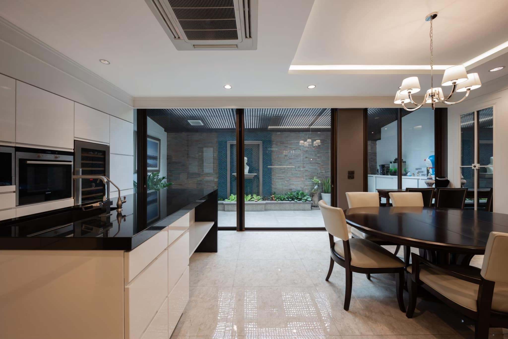 2 Bedroom Townhouse For Sale in Phra Khanong Nuea, Vadhana, Bangkok - Image 1