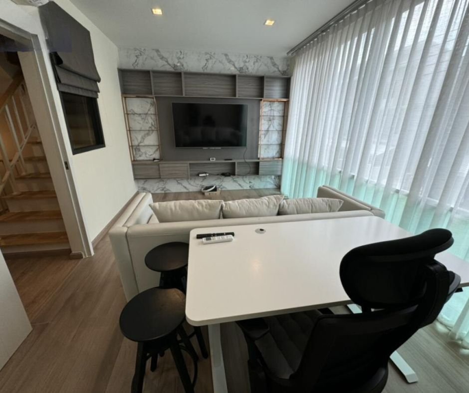 Eigen Premium Townhome - Image 4