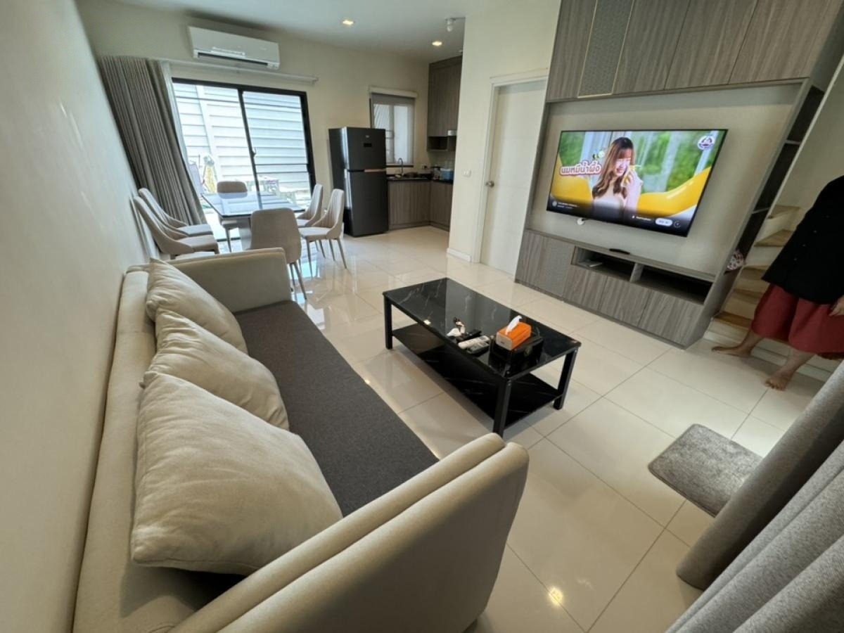 Eigen Premium Townhome - Image 1