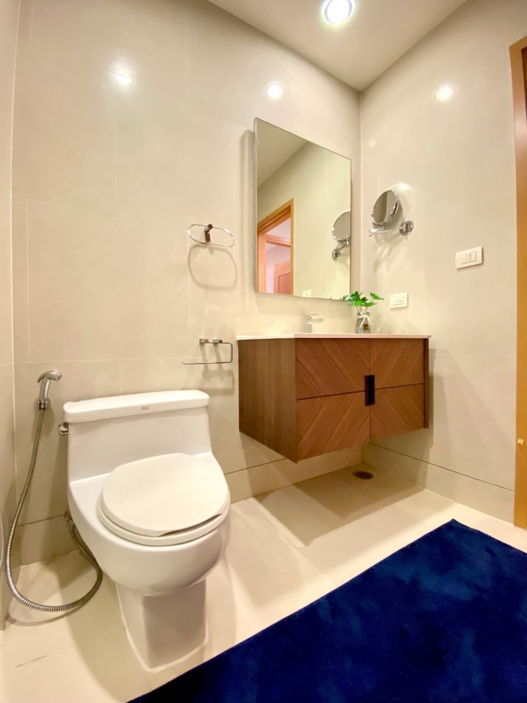 The Emporio Place - Image 5