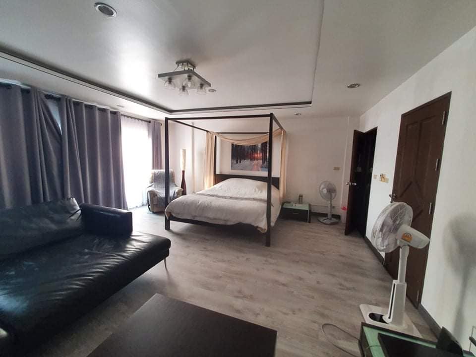 4 Bedroom Townhouse For Sale in Bang Khlo, Bang Kho Laem, Bangkok - Image 9