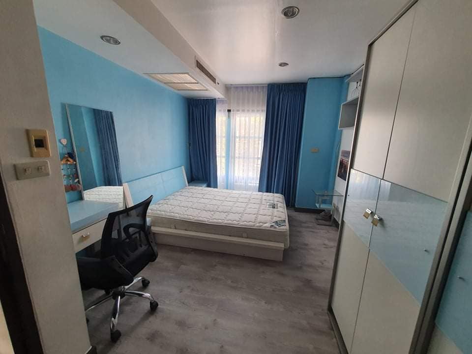 4 Bedroom Townhouse For Sale in Bang Khlo, Bang Kho Laem, Bangkok - Image 11