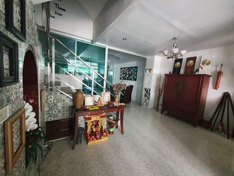 4 Bedroom Townhouse For Sale in Bang Khlo, Bang Kho Laem, Bangkok - Image 5