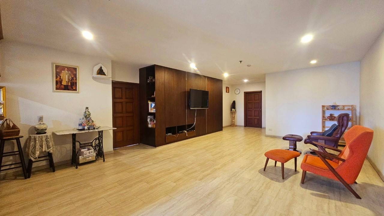 Fifty Fifth Tower - Image 1