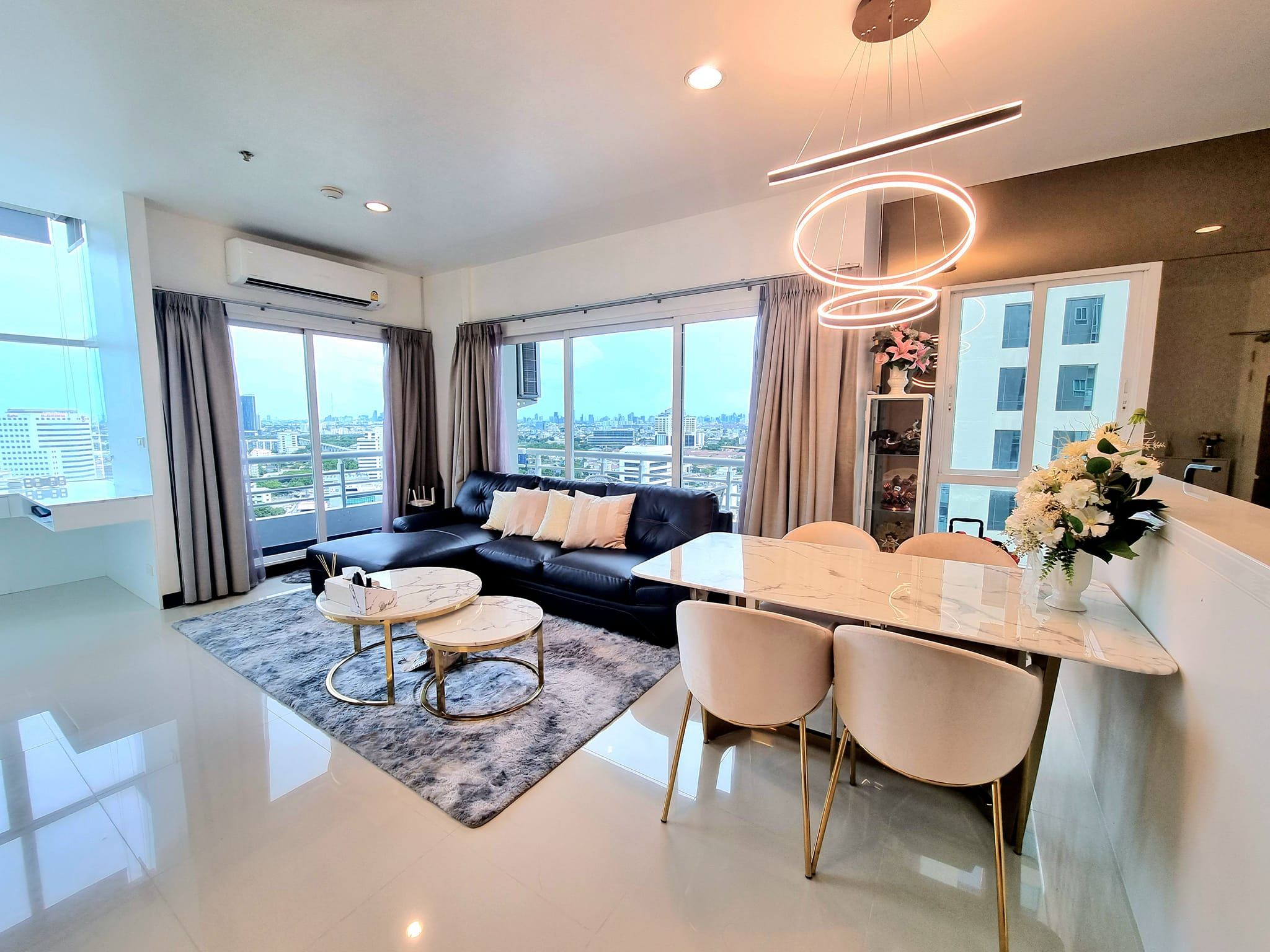 เดอะ โฟร์ วิงส์ เรสซิเดนซ์ - Image 1