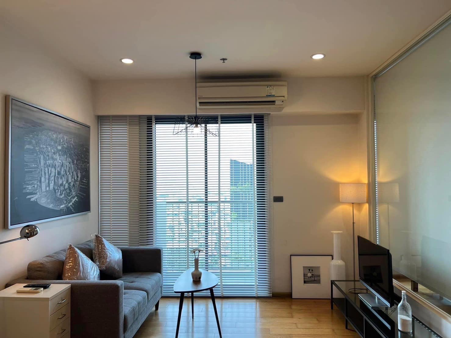 1 Bedroom Condo For Sale in Bang Lamphu Lang, Khlong San, Bangkok - Image 1