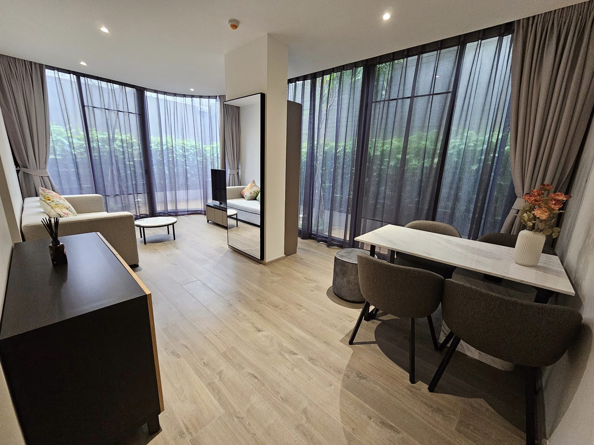 2 Bedroom Condo For Sale in Khlong Toei, Khlong Toei, Bangkok - Image 2