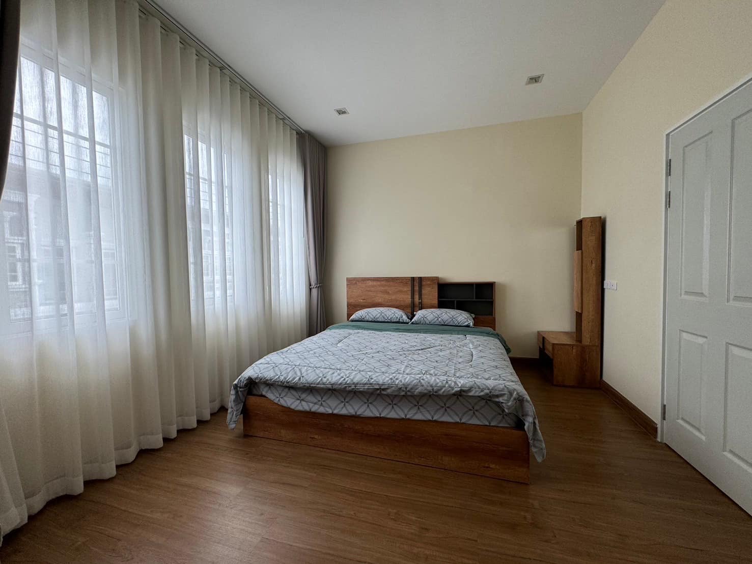 4 卧室 联排别墅  在  - Image 5