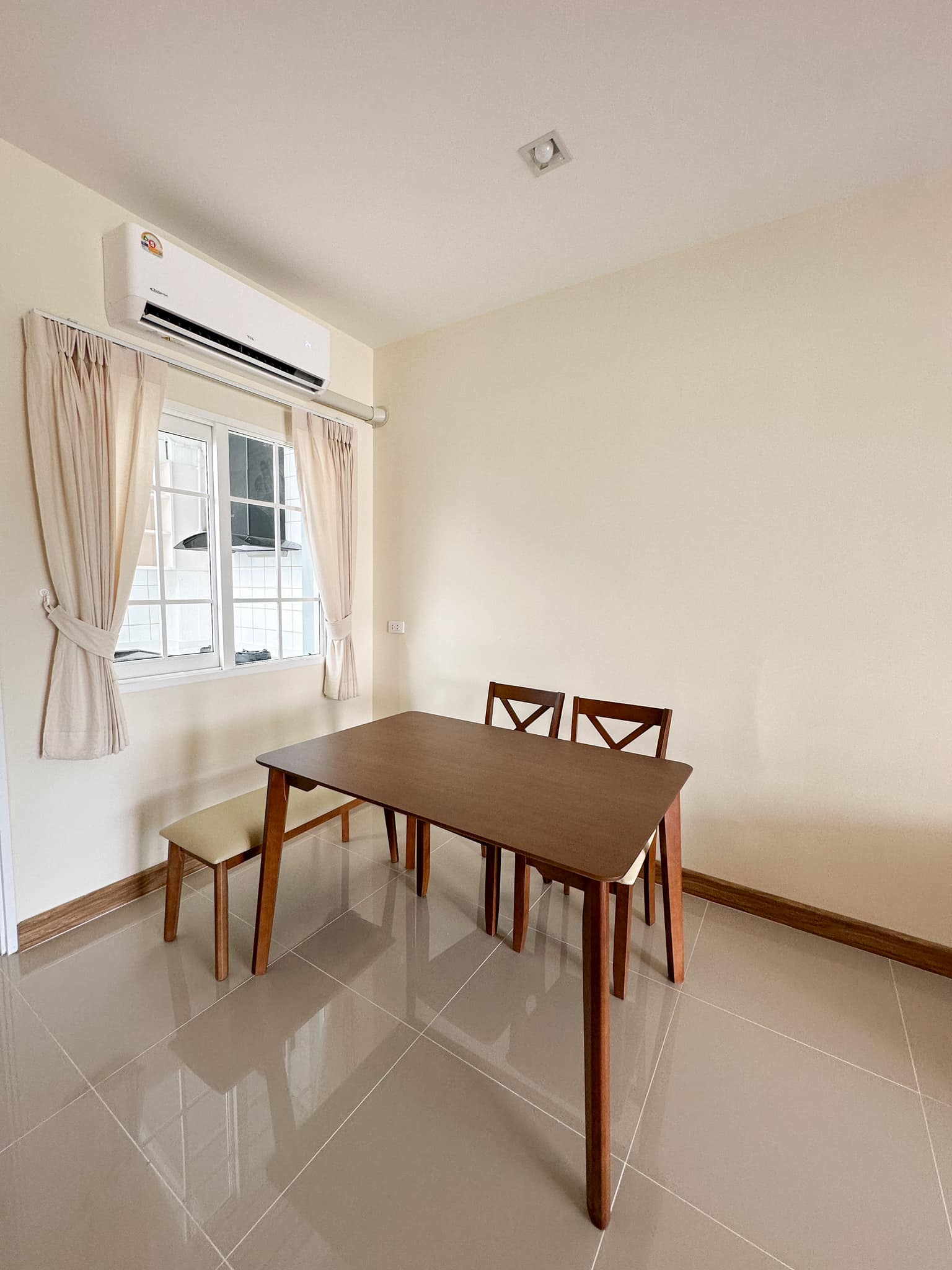 Golden Town Chiangmai - Kad Ruamchok - Image 3