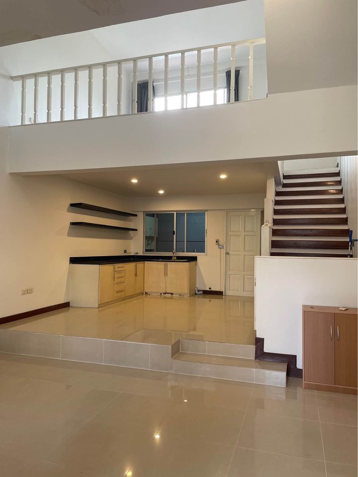 3 ห้องนอน ทาวน์เฮาส์ สำหรับขาย ใน ประเวศ, ประเวศ, กรุงเทพมหานคร - Image 2