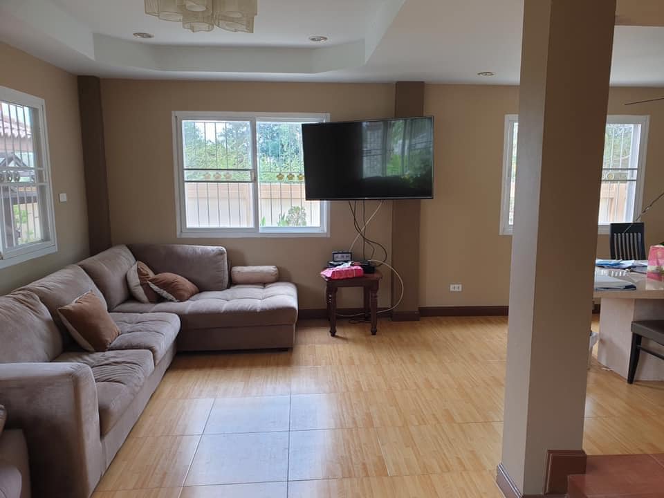 4 Bedroom House For Sale in Nong Khwai, Hang Dong, Chiang Mai - Image 2