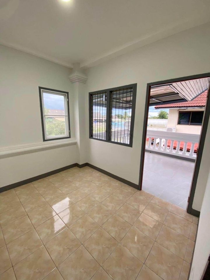 4 卧室 独立房屋  在  - Image 4