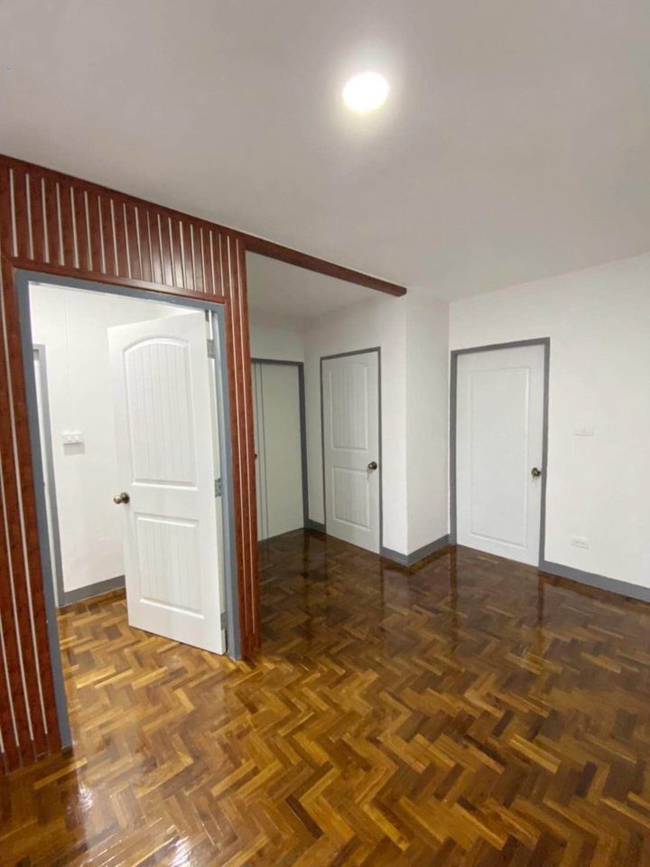 4 卧室 独立房屋  在  - Image 7