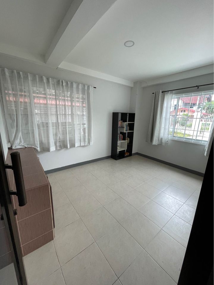 4 卧室 独立房屋  在  - Image 10