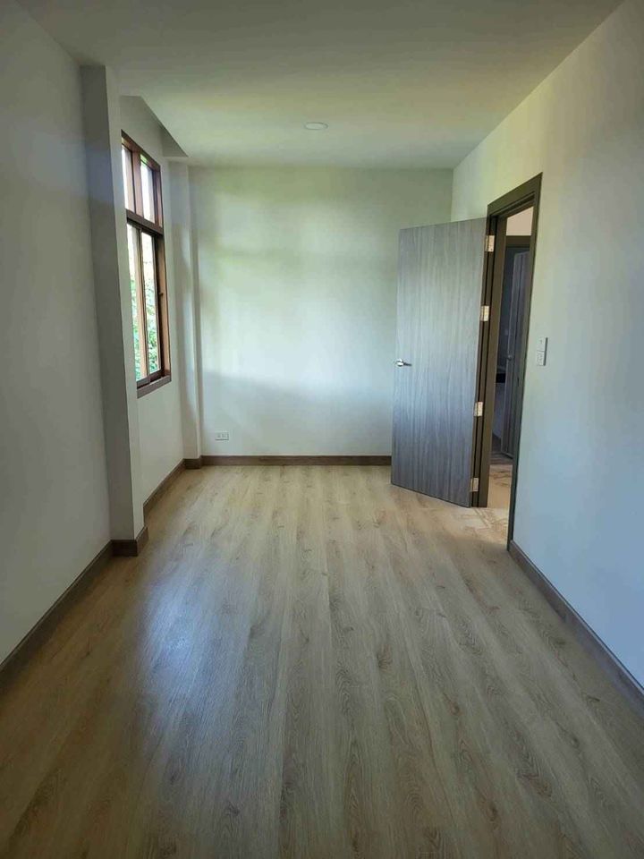 5 Bedroom House For Sale in Nong Khwai, Hang Dong, Chiang Mai - Image 9