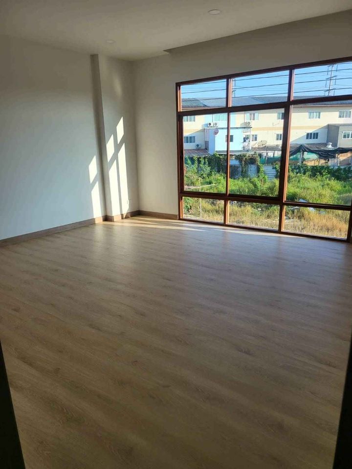 5 Bedroom House For Sale in Nong Khwai, Hang Dong, Chiang Mai - Image 2