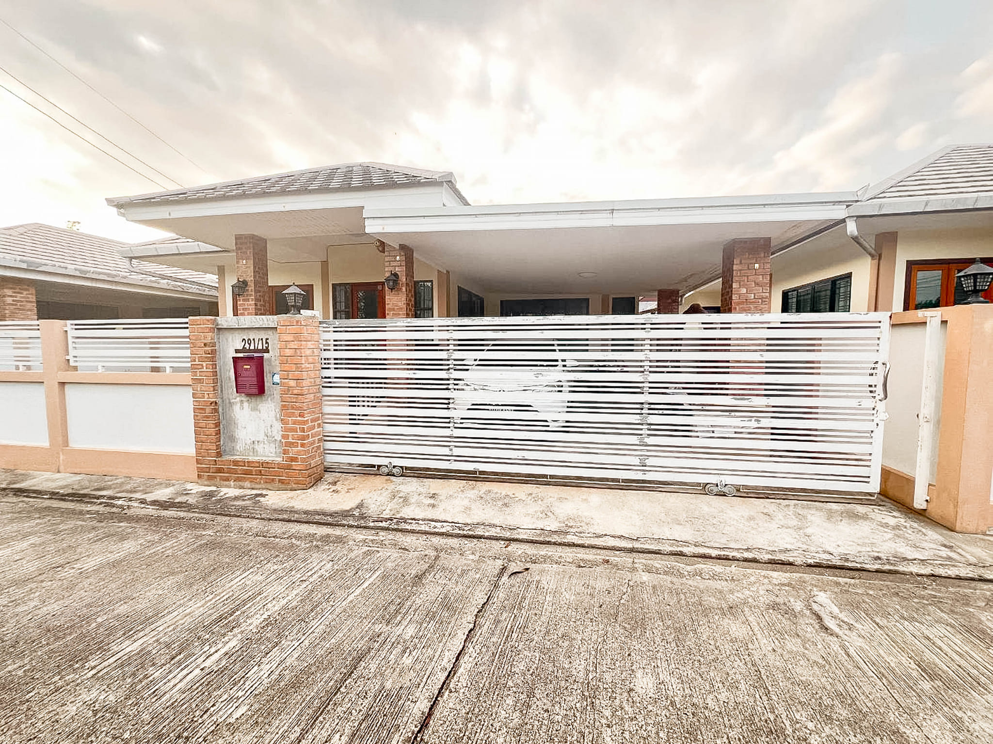 3 Bedroom House For Sale in Ban Waen, Hang Dong, Chiang Mai - Image 1