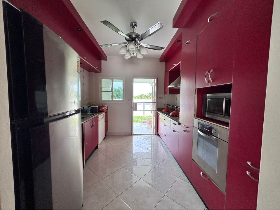 3 卧室 独立房屋  在  - Image 3