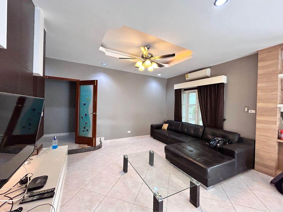 3 卧室 独立房屋  在  - Image 2