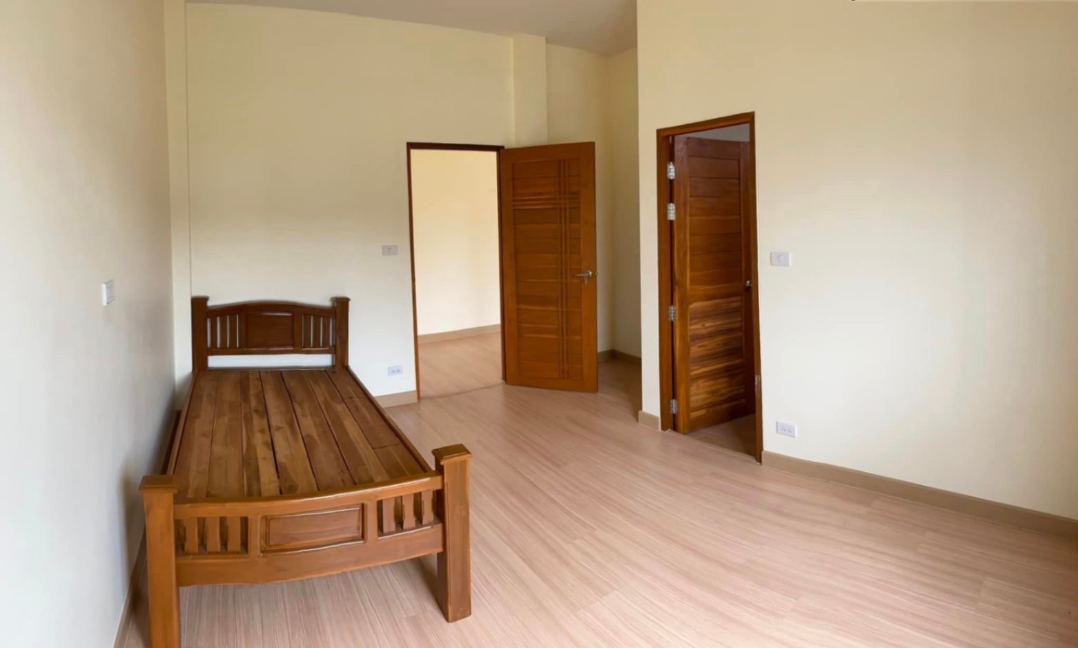 4 Bedroom House  in Nam Phrae, Hang Dong, Chiang Mai - Image 5