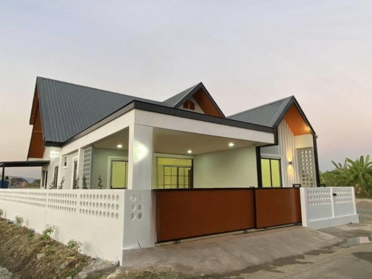 4 Bedroom House  in Nam Phrae, Hang Dong, Chiang Mai - Image 1