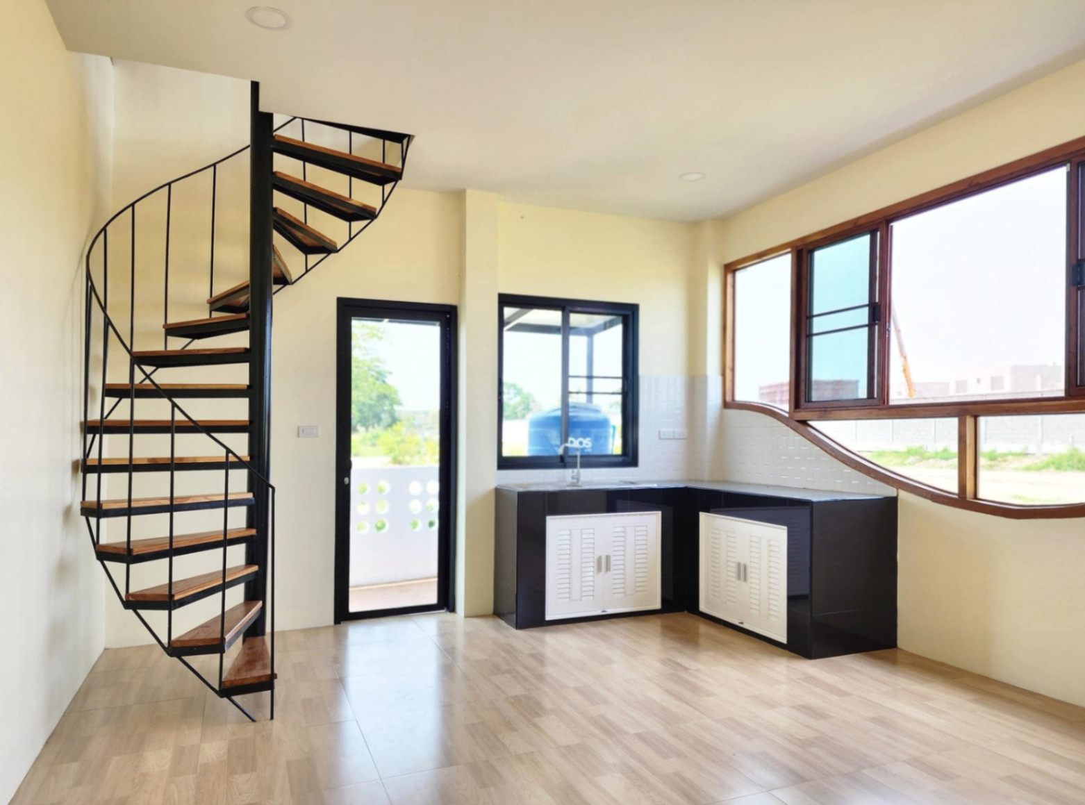 4 Bedroom House  in Nam Phrae, Hang Dong, Chiang Mai - Image 2