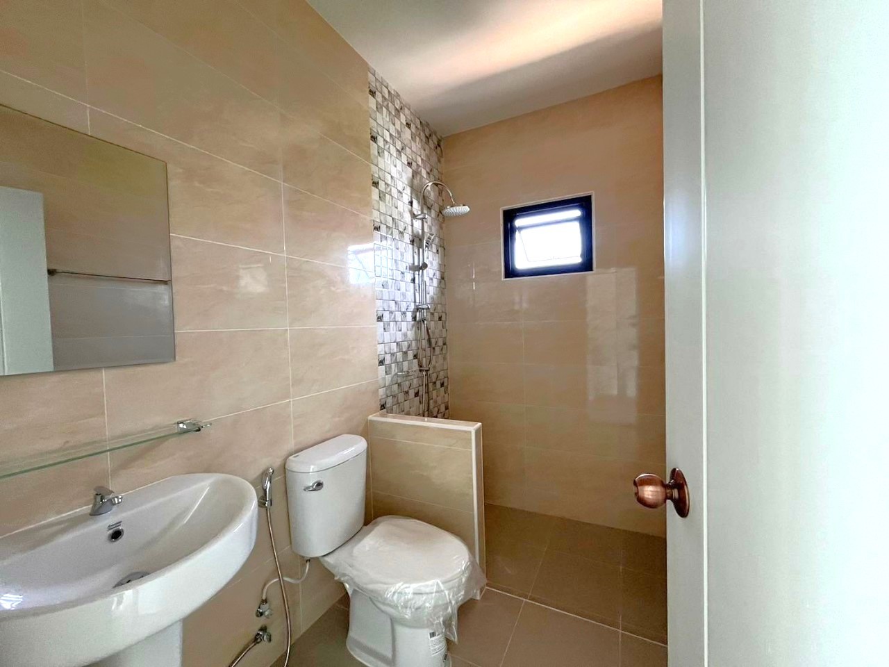 3 Bedroom House For Sale in San Phak Wan, Hang Dong, Chiang Mai - Image 9