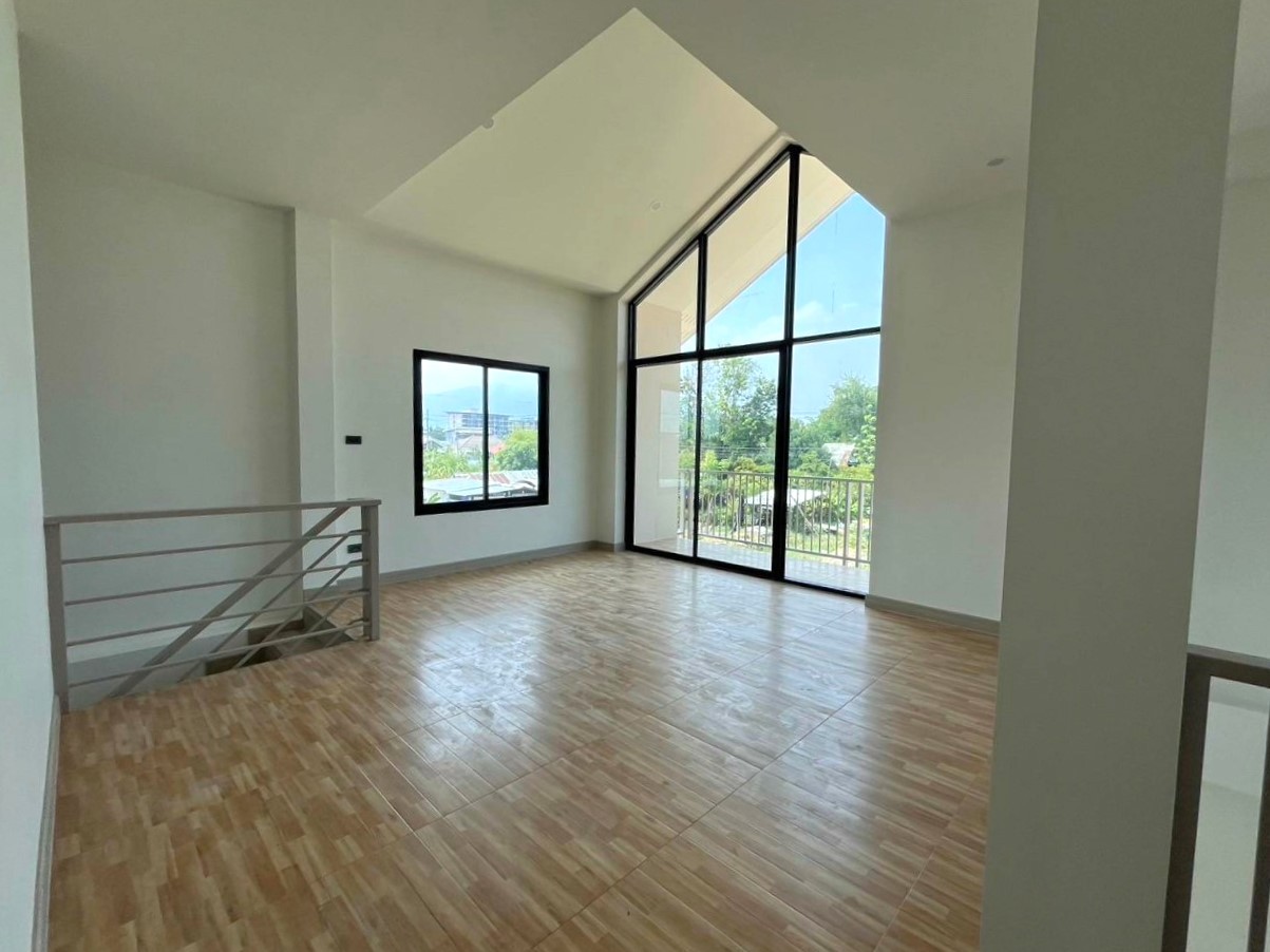 3 Bedroom House For Sale in San Phak Wan, Hang Dong, Chiang Mai - Image 2