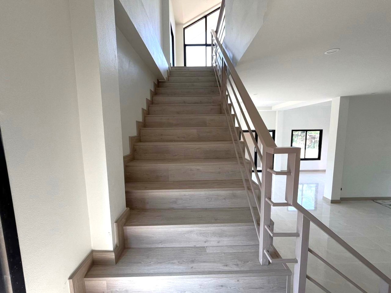 3 Bedroom House For Sale in San Phak Wan, Hang Dong, Chiang Mai - Image 10