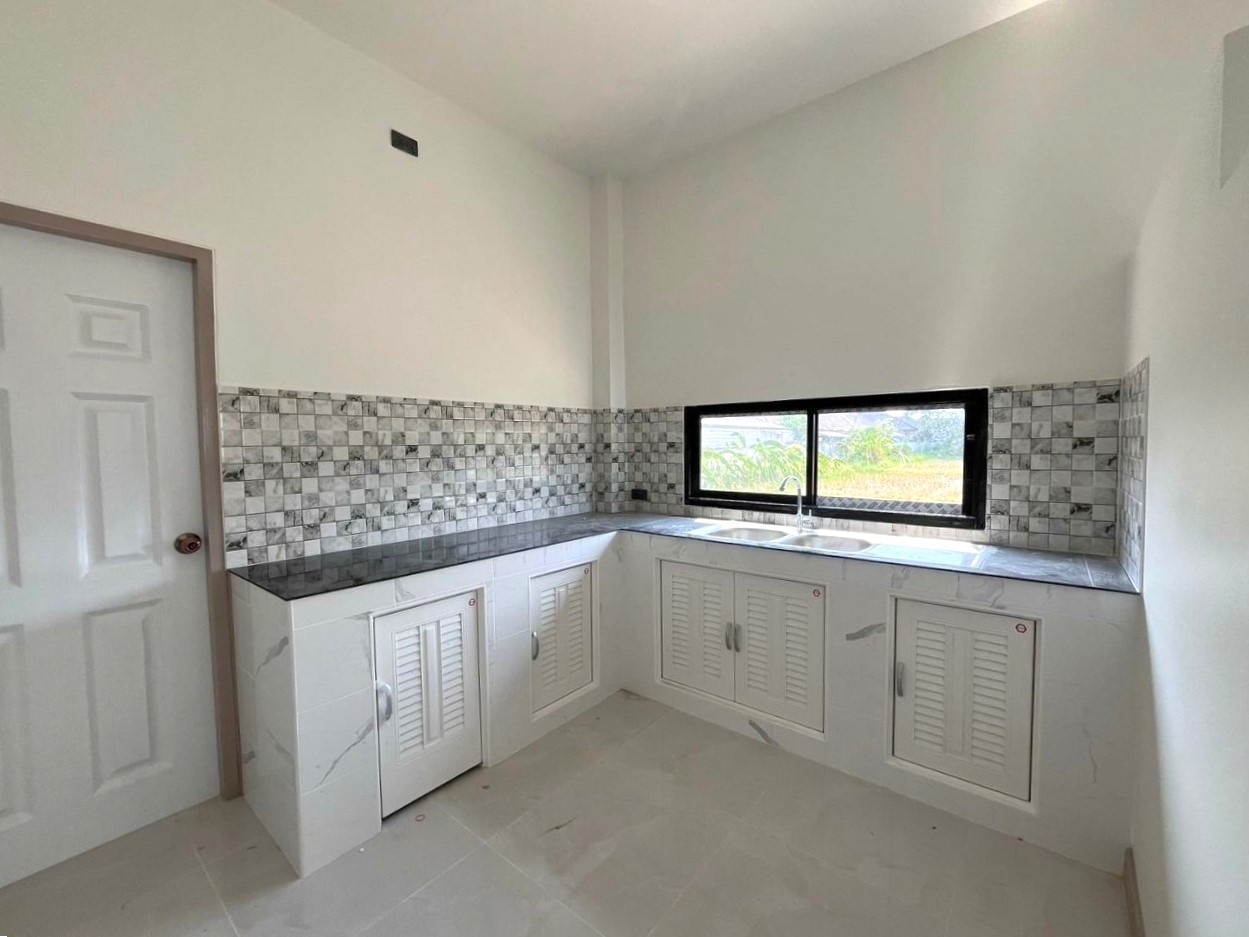 3 Bedroom House For Sale in San Phak Wan, Hang Dong, Chiang Mai - Image 3